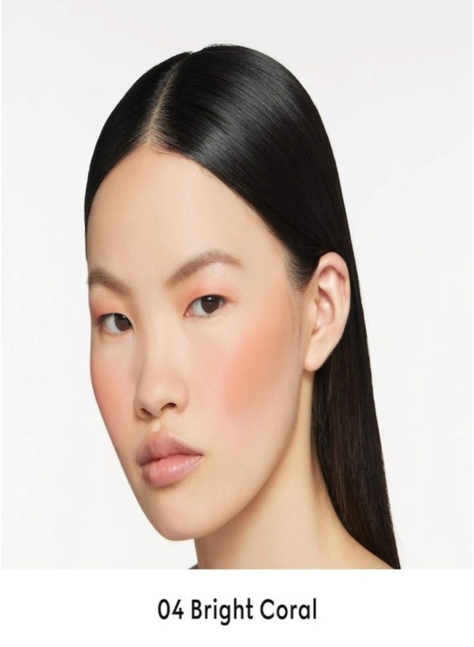Gucci Luminous Matte Powder Blush 5.5g –  04 Bright Coral - true peachy pink Long-Wear Luxury Cheek Color - Image 3
